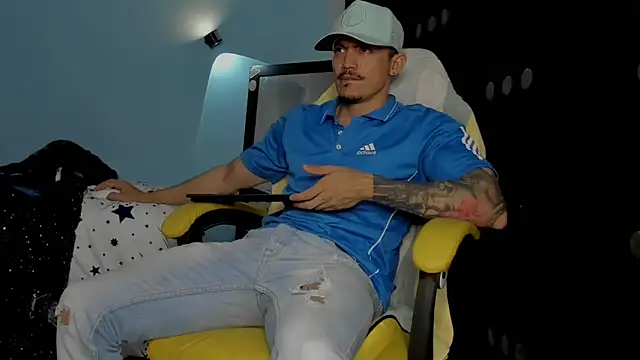 Snapshot of Alex_motta chatting on September 20, 2:34 am Alex motta online show from September 20, 2:34 am