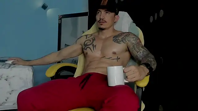 Snapshot of Alex_motta chatting on October 21, 6:36 am Alex motta online show from October 21, 6:36 am