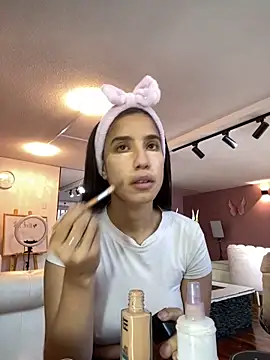 Snapshot of Praga_Pink chatting on December 9, 10:30 pm Praga Pink online show from December 9, 10:30 pm