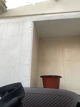 Snapshot of Praga_Pink chatting on December 24, 9:33 pm Praga Pink online show from December 24, 9:33 pm