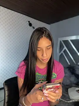 Praga Pink online show from April 25, 1:41 pm