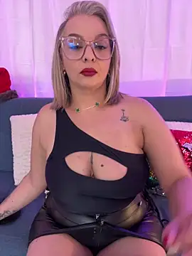 Snapshot of Aligoldbottom chatting on January 3, 3:22 pm Aligoldbottom online show from January 3, 3:22 pm