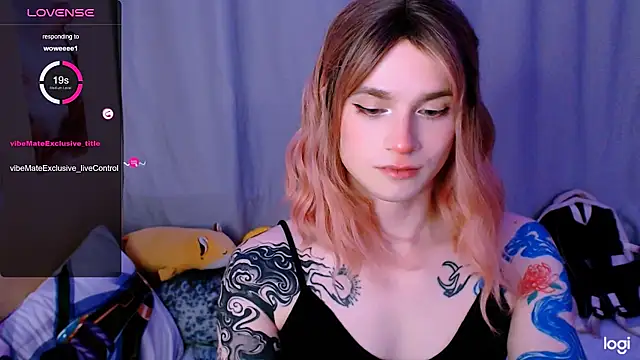 Snapshot of Alice_Hells chatting on May 2, 5:18 pm Alice Hells online show from May 2, 5:18 pm