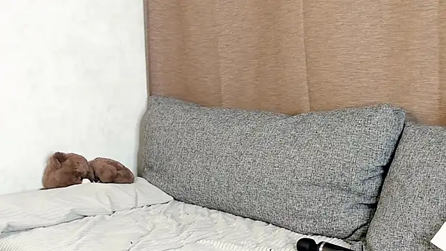 Snapshot of EngelFugler chatting on March 9, 3:16 pm EngelFugler online show from March 9, 3:16 pm