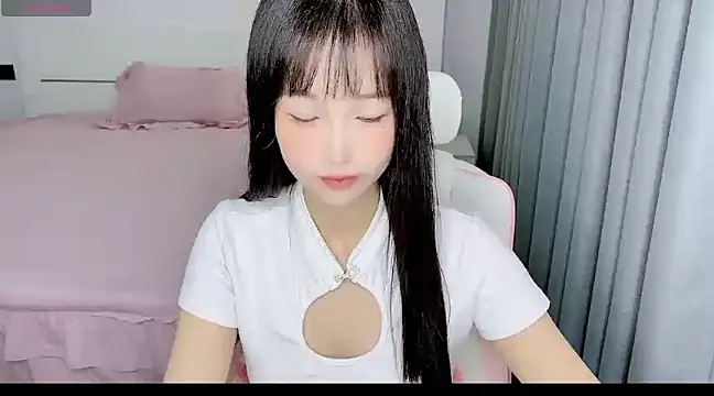 Snapshot of -Wendy__ chatting on February 7, 2:26 pm -Wendy online show from February 7, 2:26 pm