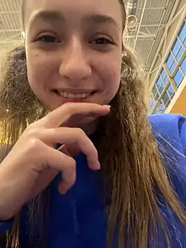 Lia  Love online show from December 13, 1:12 pm