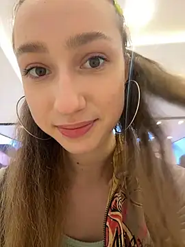 Lia  Love online show from December 17, 12:43 pm