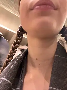 Lia  Love online show from January 6, 1:08 pm