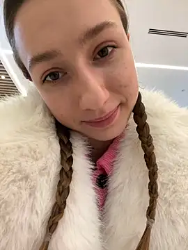 Lia  Love online show from January 15, 1:20 pm