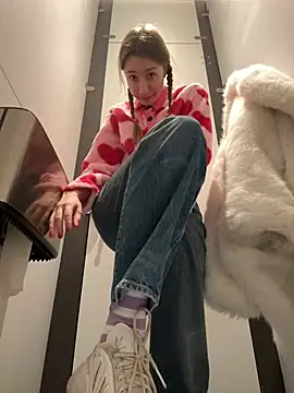 Lia  Love online show from January 20, 4:34 pm