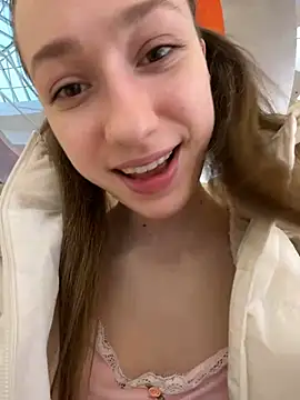 Lia  Love online show from January 28, 9:08 am