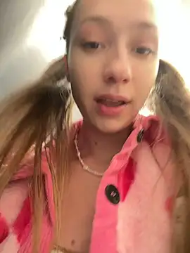 Lia  Love online show from March 10, 1:10 pm