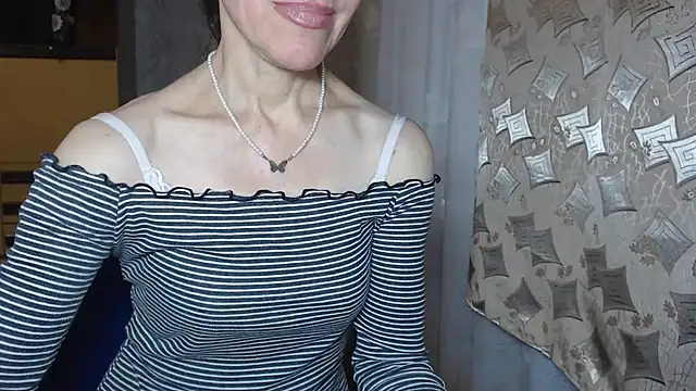 Snapshot of Pepper_mur chatting on November 27, 6:15 am Pepper mur online show from November 27, 6:15 am