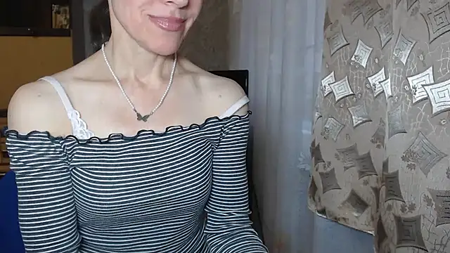 Snapshot of Pepper_mur chatting on December 5, 6:11 am Pepper mur online show from December 5, 6:11 am