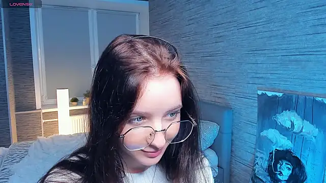 MerylHedley online show from December 14, 1:16 pm