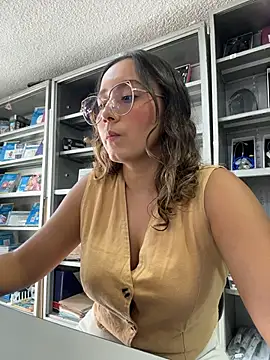 Kay LustyWife online show from December 15, 5:17 pm