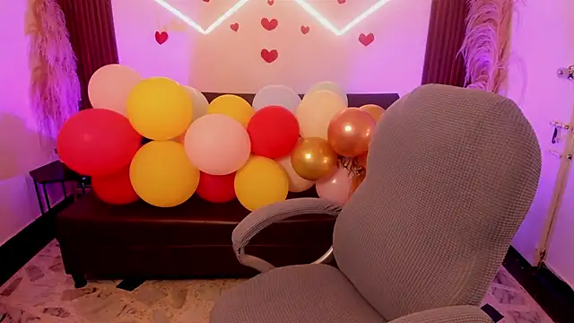 lunaalynch online show from April 21, 8:55 pm