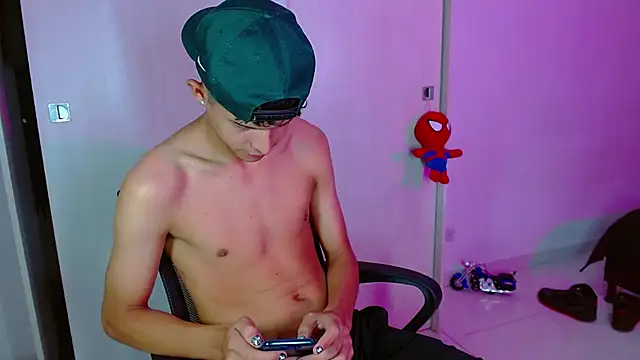 LiamGadiell online show from March 3, 4:14 am