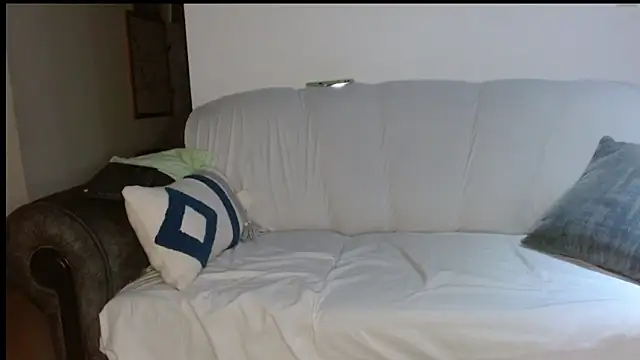 Vanessa Aniston online show from April 23, 5:30 am