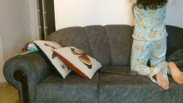 Vanessa Aniston online show from April 25, 2:14 am