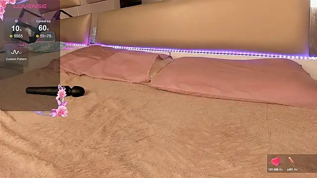 Snapshot of Mis__lola chatting on December 12, 11:03 pm Mis lola online show from December 12, 11:03 pm