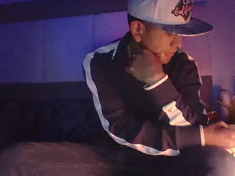 oiram27 online show from December 3, 5:15 am