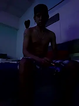 Snapshot of oiram27 chatting on June 21, 3:25 pm oiram27 online show from June 21, 3:25 pm