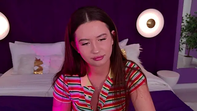 milaleoneli online show from March 18, 3:42 pm