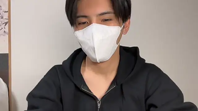 Lio kun online show from May 9, 1:05 pm