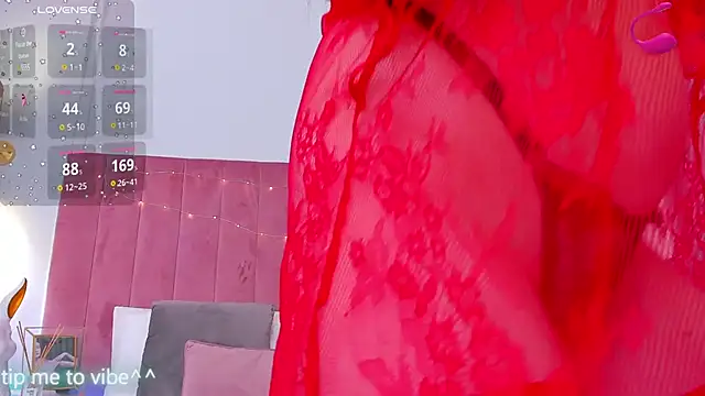 Snapshot of Mayzzie chatting on February 24, 9:09 pm Mayzzie online show from February 24, 9:09 pm