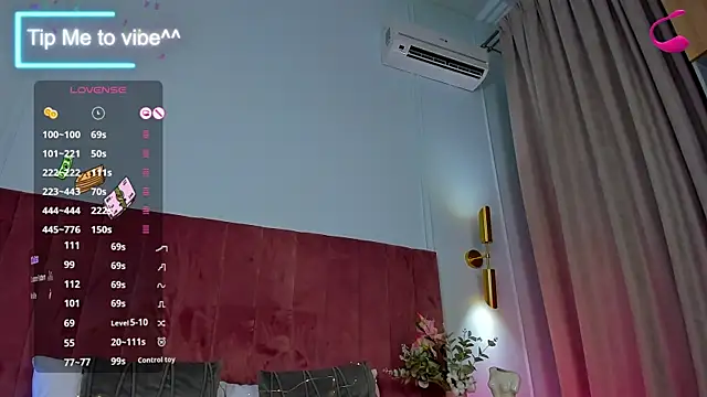 Snapshot of Mayzzie chatting on October 1, 7:31 pm Mayzzie online show from October 1, 7:31 pm