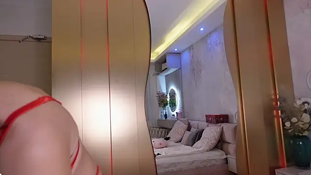 JullyBlair online show from February 6, 8:39 am