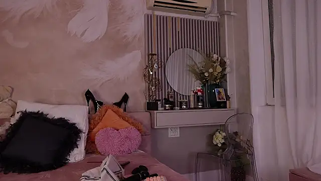 JullyBlair online show from March 8, 6:28 am