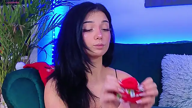 AveryWillow online show from December 1, 8:25 pm