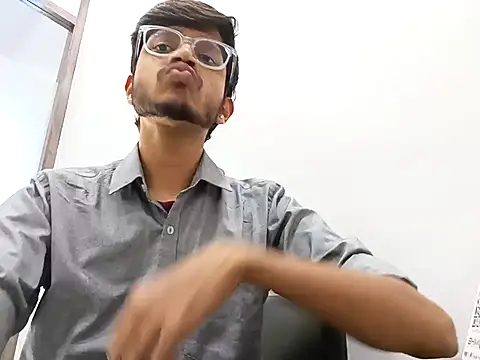 Snapshot of skinnyyyyyyyyy chatting on February 18, 8:27 am skinnyyyyyyyyy online show from February 18, 8:27 am