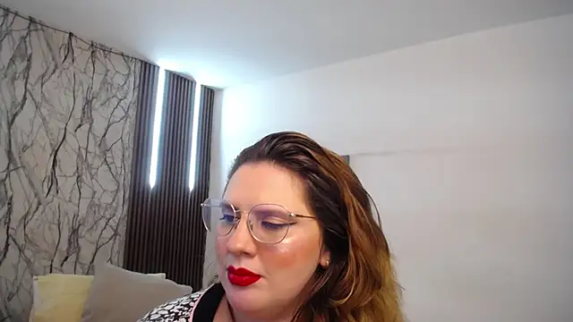 MartinaGuzmann online show from March 17, 7:24 am