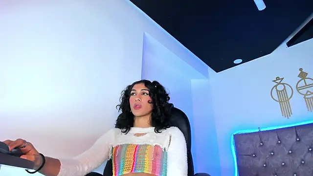 Snapshot of MiaCavallii_ chatting on February 15, 10:00 am MiaCavallii online show from February 15, 10:00 am