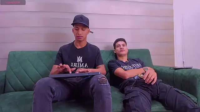 Snapshot of hard_guysbb chatting on September 22, 2:02 am hard guysbb online show from September 22, 2:02 am