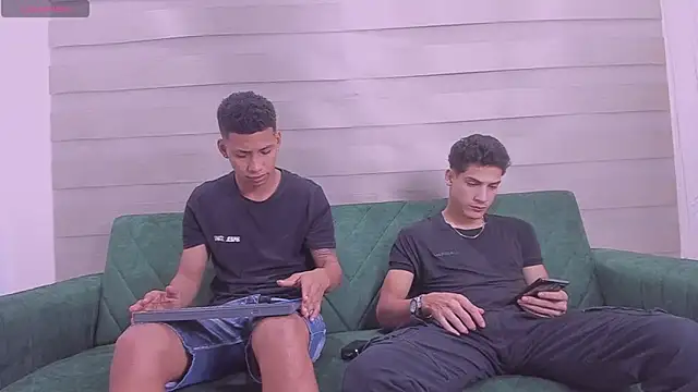 Snapshot of hard_guysbb chatting on September 23, 6:49 am hard guysbb online show from September 23, 6:49 am