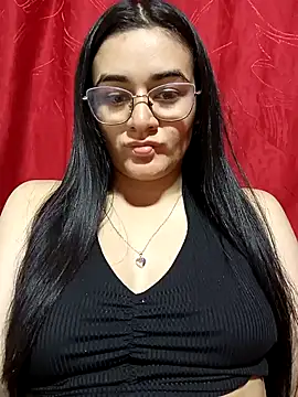 Snapshot of Hanna_Kinsley chatting on December 19, 12:13 am Hanna Kinsley online show from December 19, 12:13 am