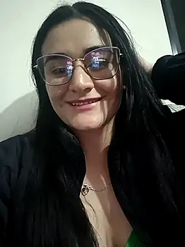 Snapshot of Hanna_Kinsley chatting on December 21, 4:19 am Hanna Kinsley online show from December 21, 4:19 am