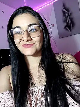 Snapshot of Hanna_Kinsley chatting on December 21, 7:24 am Hanna Kinsley online show from December 21, 7:24 am