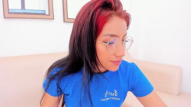 Snapshot of naomiii__ chatting on January 25, 7:07 pm naomiii online show from January 25, 7:07 pm