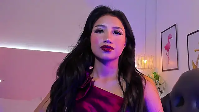 Snapshot of naomiii__ chatting on October 6, 12:13 pm naomiii online show from October 6, 12:13 pm