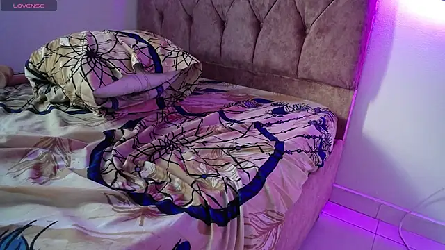 AMBER LOVE22 online show from December 9, 9:58 pm