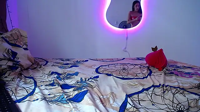 AMBER LOVE22 online show from February 14, 6:40 pm