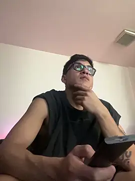 LCarreraa online show from February 22, 12:45 am