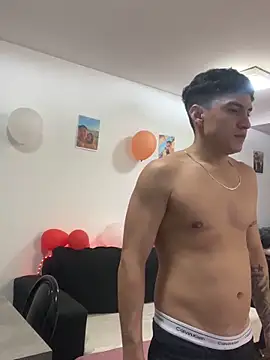 LCarreraa online show from April 19, 1:16 am