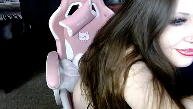 Snapshot of daddy_girl88 chatting on February 2, 6:01 am daddy girl88 online show from February 2, 6:01 am