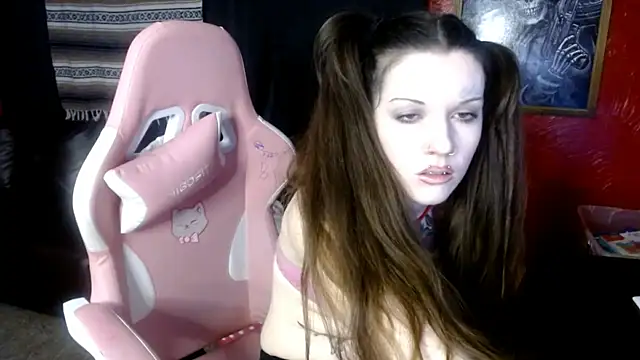 Snapshot of daddy_girl88 chatting on March 6, 7:38 am daddy girl88 online show from March 6, 7:38 am